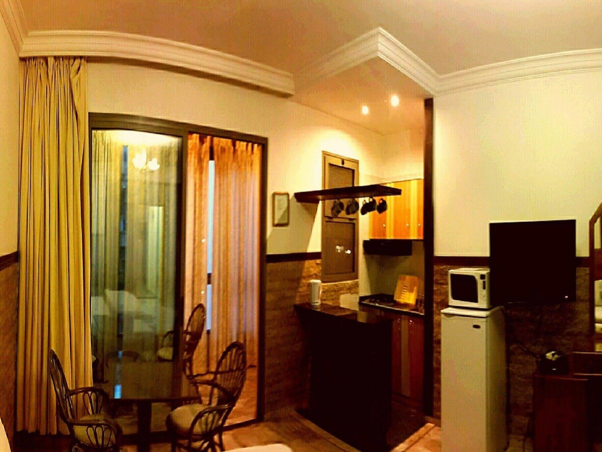 Viccini Suites Бейрут Екстериор снимка